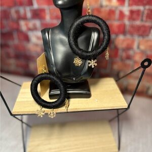 Wool, Hoop, Snowflake Earrings. Christmas Themed.  Black and Gold. New.